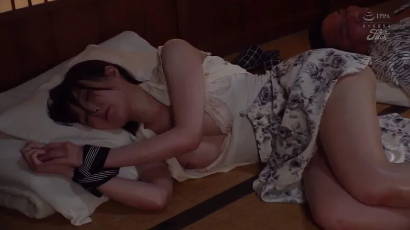 Xin người chồng đi công việc với cấp trên, nữ nhân viên rơi vào kế hoạch của ông cấp trên biến thái