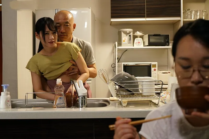 Chồng yêu xxx con gái riêng của người vợ khi biết vợ yêu không thể sinh con cho mình