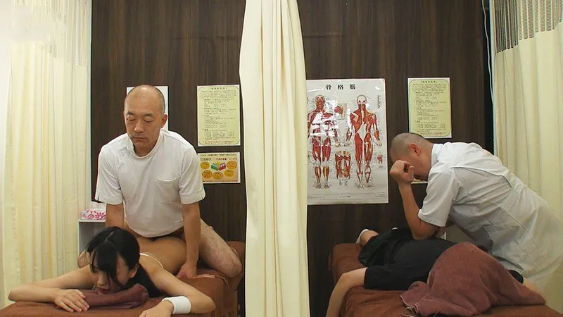 Dẫn em người yêu đi mát-xa rồi bị phang cạnh bên mà không hề hay biết