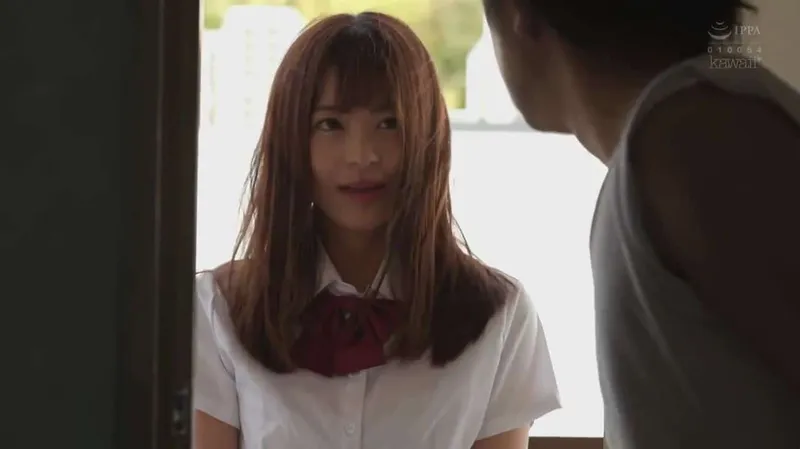 Gã nhà kề bên kinh tóm và cô em học sinh đáng thương