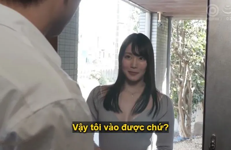 Anh chàng giàu sang sát vách bị em gái xinh tươi nhà trẻ đã có ông chồng mới dọn về dụ dỗ quan hệ.